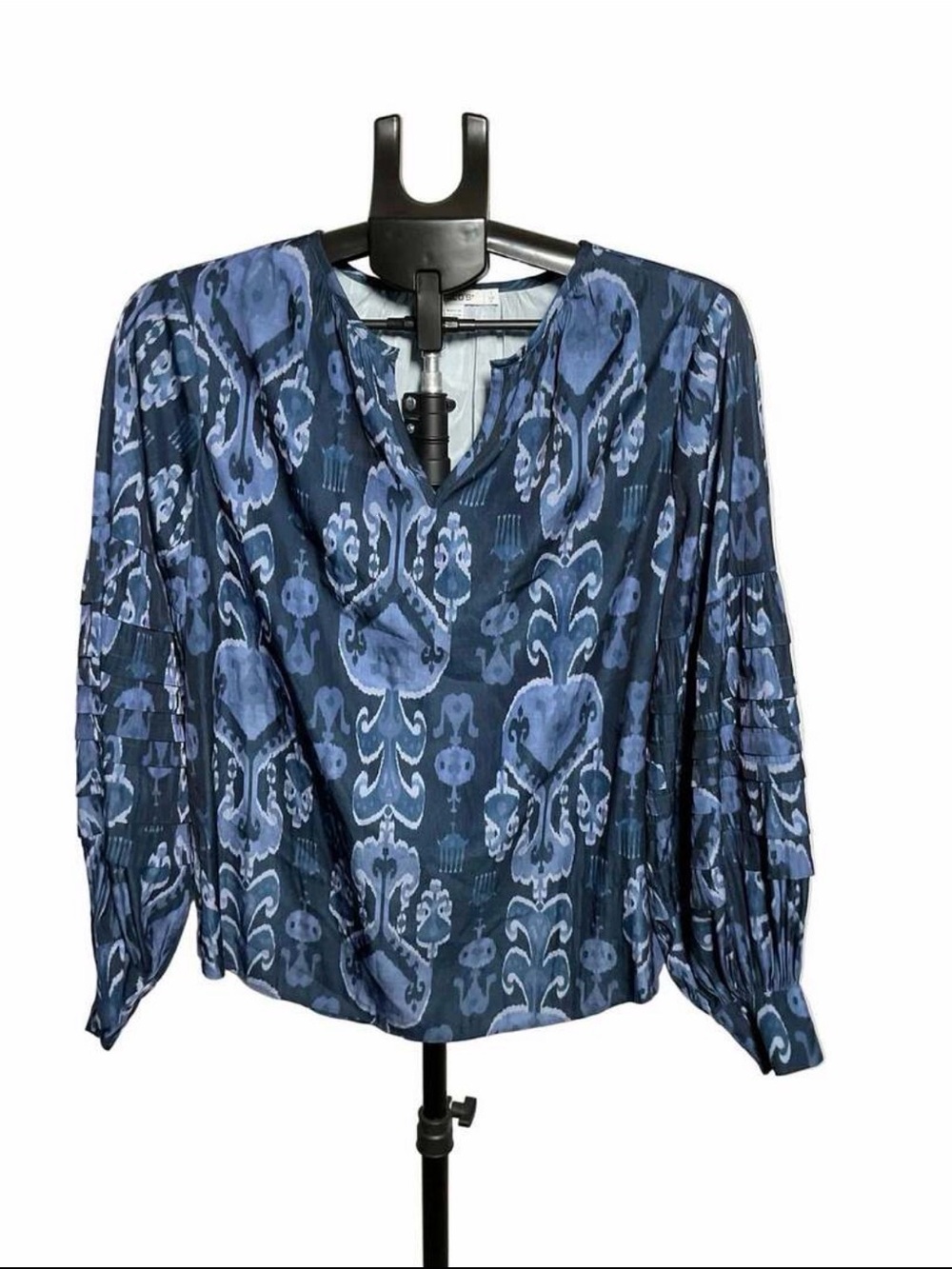 Chico's Ikat Print Long Sleeve Blouse Ruffle Cuff Size 1 (8) Navy Blue